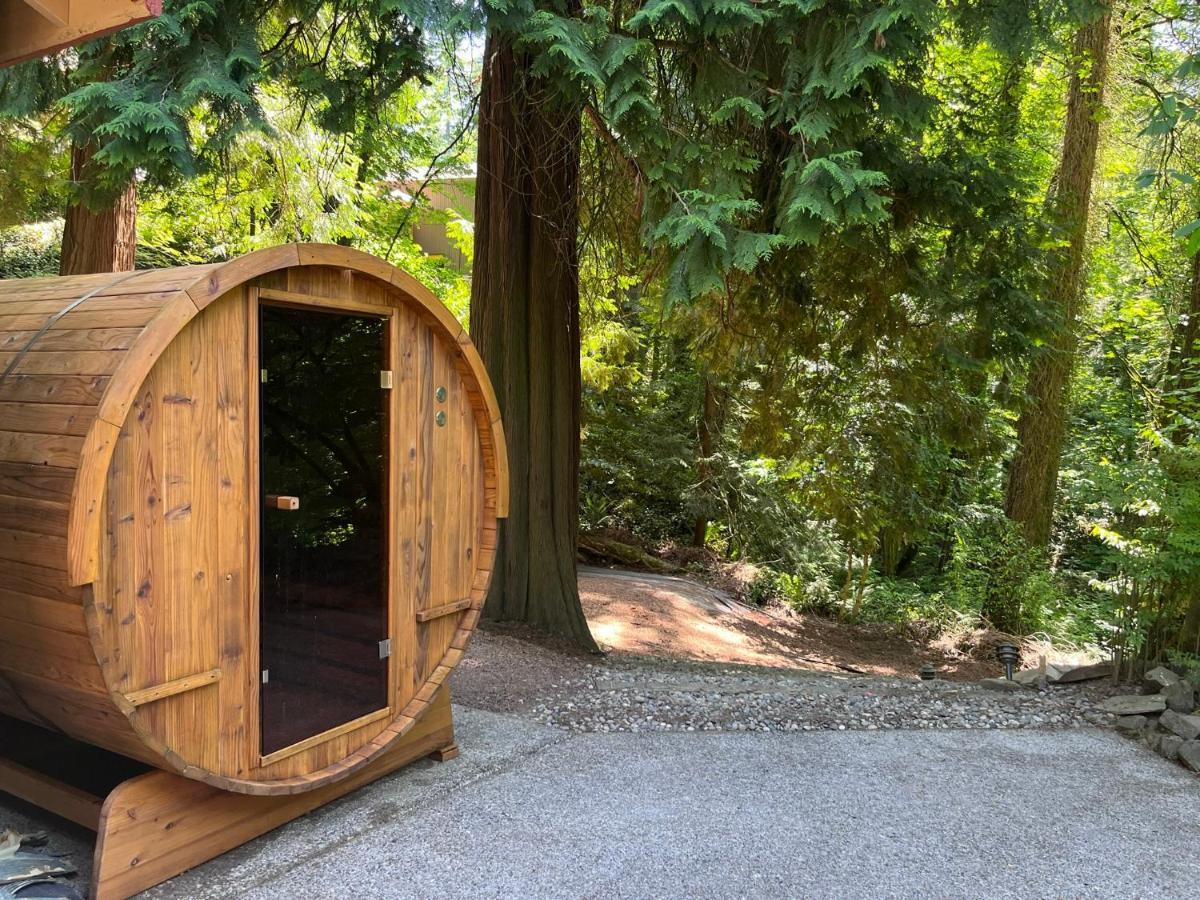 Serene Oasis Getaway With Sauna And A Swim Spa. Portland Kültér fotó