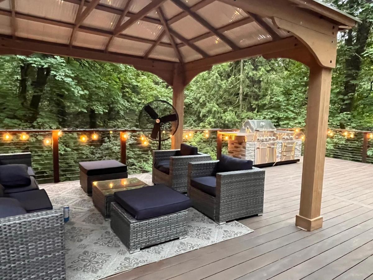 Serene Oasis Getaway With Sauna And A Swim Spa. Portland Kültér fotó